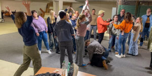 Theatertraining im Bunker mit der ganzen Gruppe